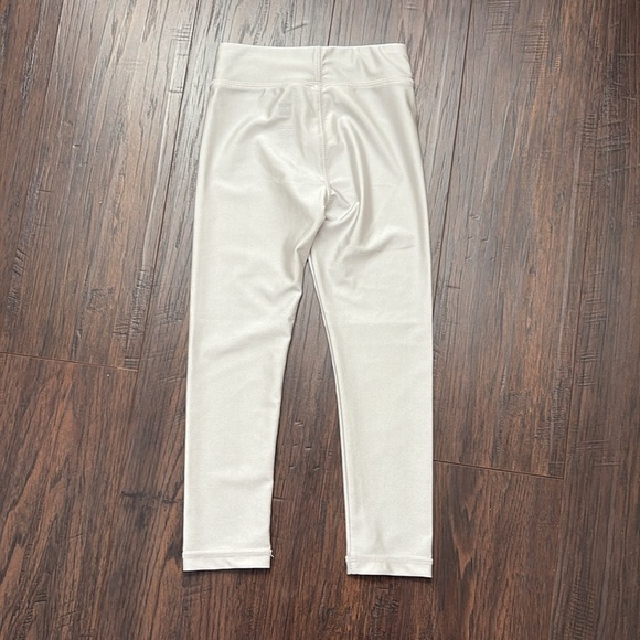 Tea Collection Girls Shiny Leggings Size 5 Vapor Pants Pull On Play Toddler A8 - Picture 5 of 5